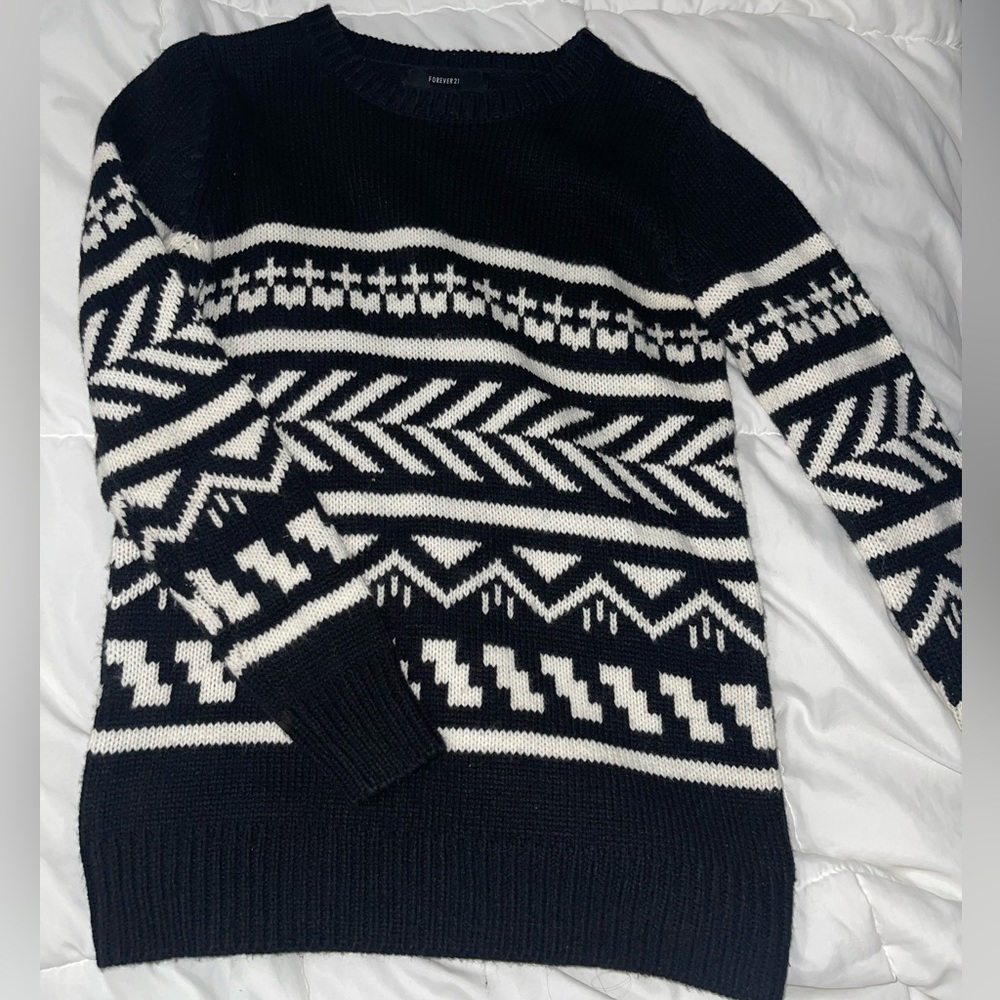 Forever 21 black and white woven sweater